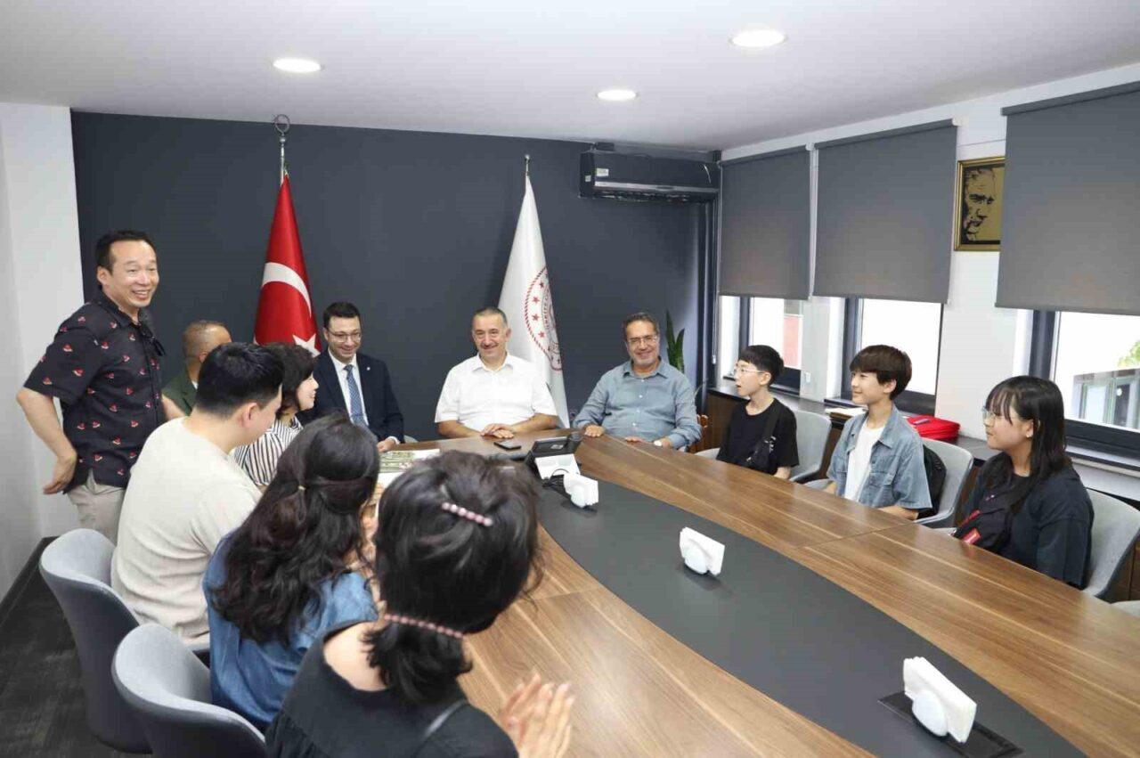 Güney Kore'nin Hwaseong kentindeki Isol Temel Eğitim Okulu, Bursa İl