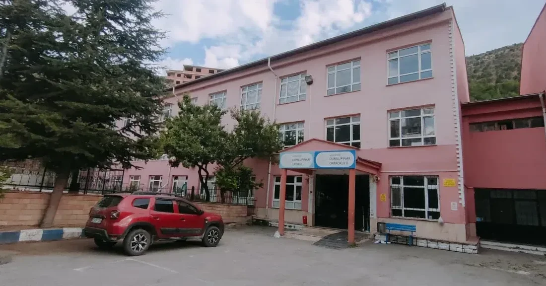 Gümüşhane’deki Dumlupınar İlkokulu ve Ortaokulu’ndaki Kalabalık Sınıflar Sorunu Velilerden Acil