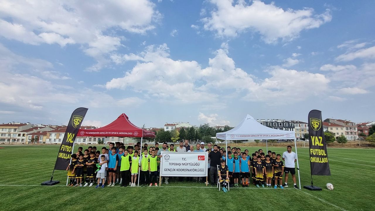 Eskisehirde Ogrenciler Arasi Sampiyonluk Icin Futbol Liginde Gol Mucadelesi