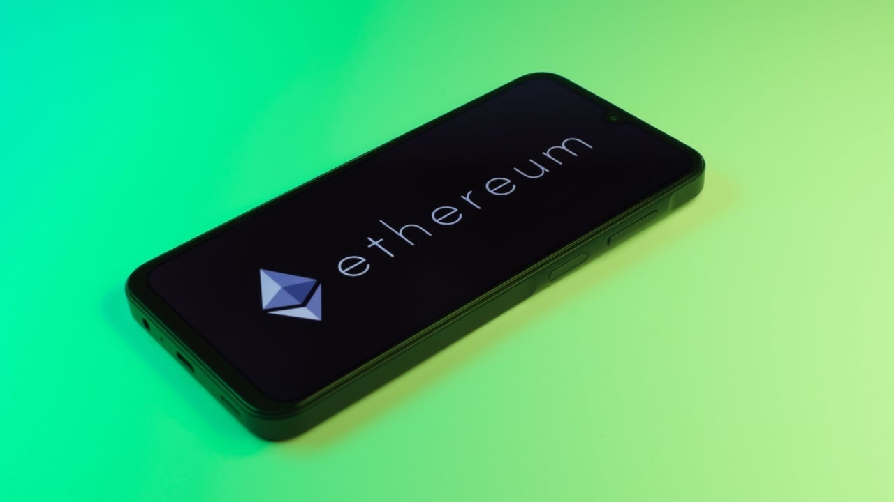 Flas Gelisme Bugun Kripto ETFlerinde Ether Yukseliyor Bitcoin Mutevazi