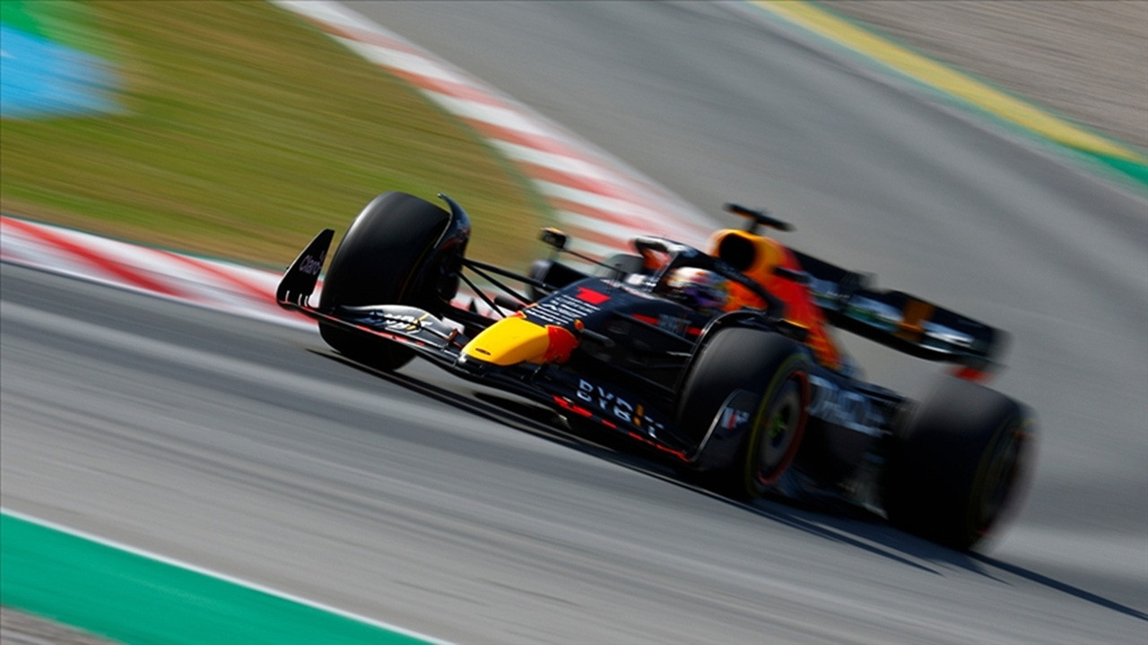 Formula 1de Futbol Temali Macaristan Yarisi Heyecan Dolu Puan Durumu