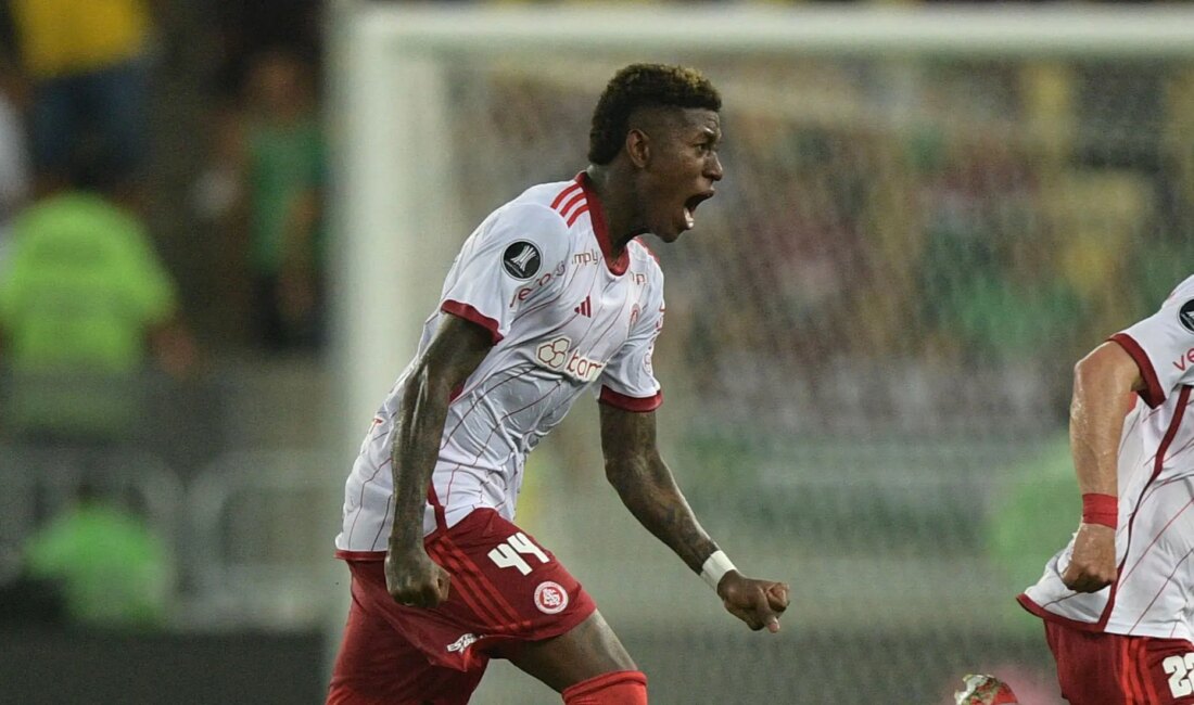 Galatasaray, Genç Savunmacı İçin Resmi Teklif Hazırlığında Galatasaray’ın Transfer Hareketleri