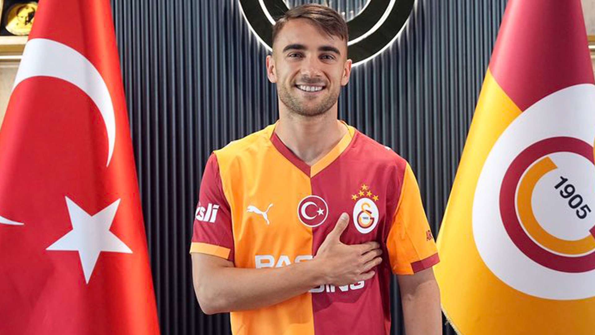 Galatasaray Yunus Akgunle Transfer Sozlesmesini Uzatti