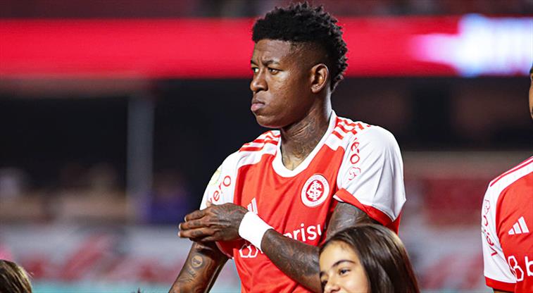 Galatasaray, Internacional Stoperi Vitao’yu Takip Ediyor Galatasaray’ın Transfer Hedefleri Arasında