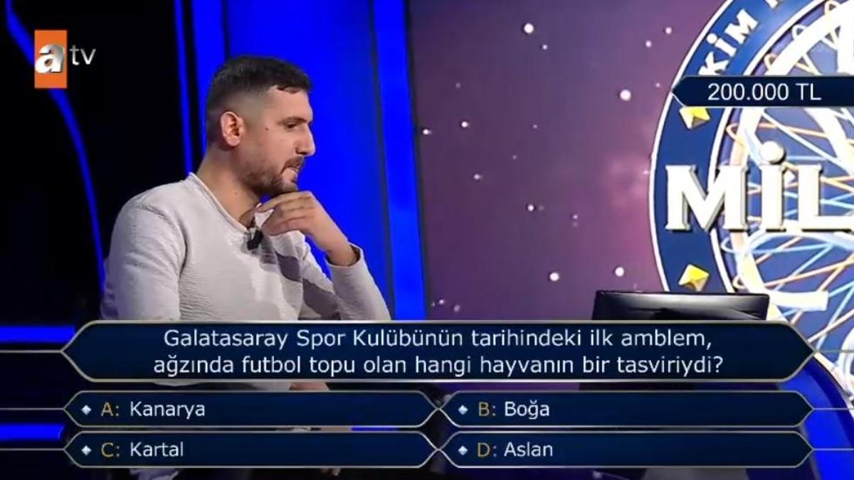 Galatasarayin Ilk Futbol Amblemi Agizda Topla Sampiyonluk Yolu
