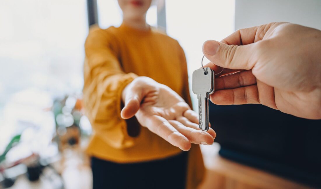 Renting vs. Buying: What Financial Advisors Recommend Key Insights from