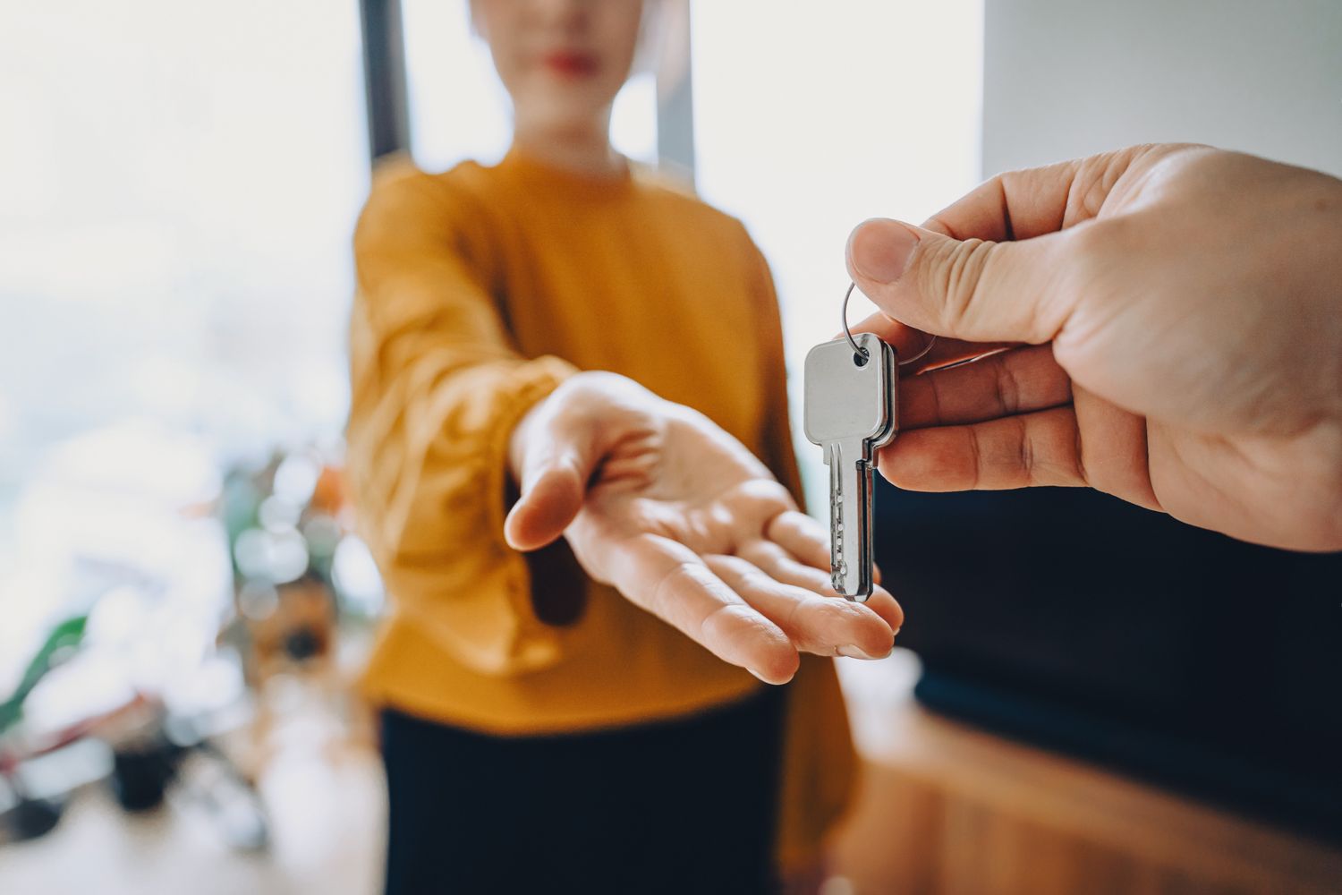 Renting vs. Buying: What Financial Advisors Recommend Key Insights from