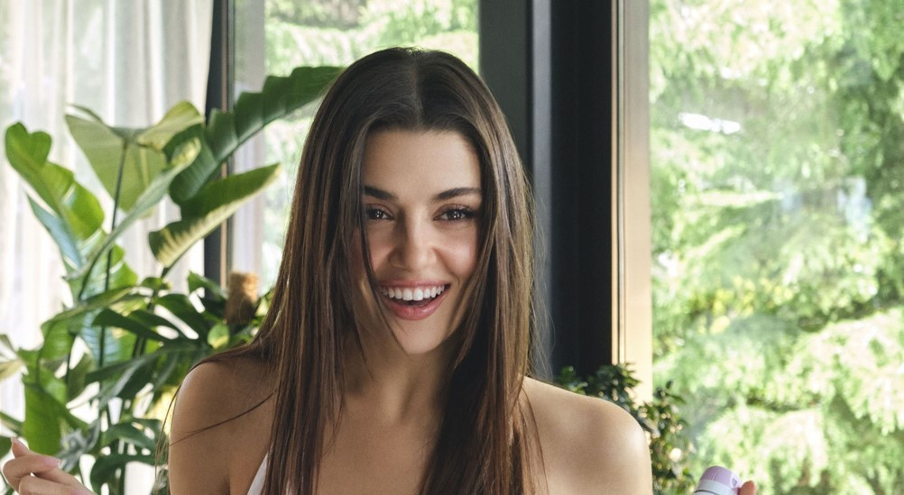Hande Erçel, Emotion İle Flaş Bir Reklama İmza Attı! Hande