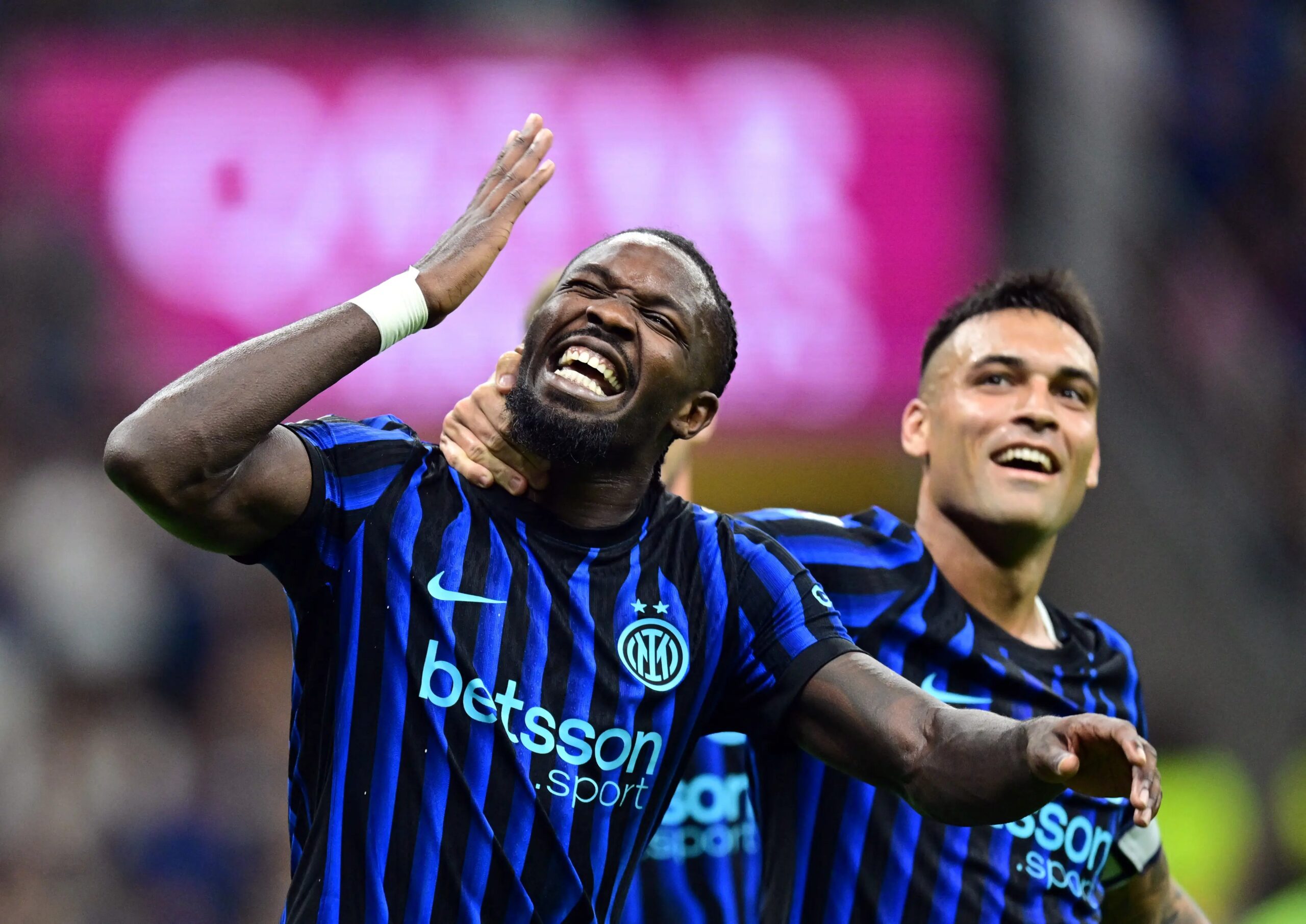 Premier Lig'de dramatik maç: 10 kişi 2-0'dan döndüler; 90+10'da yıkıldılar