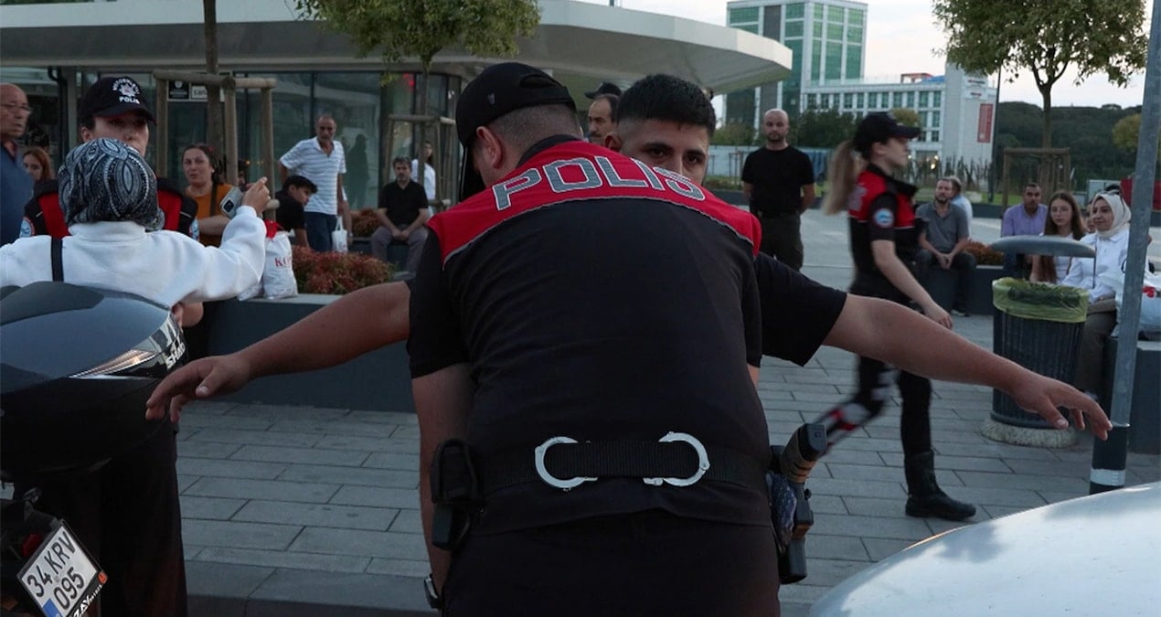 Istanbulda Polis Alarmda Aramalar Sikilastirildi Her Yer Didik Didik