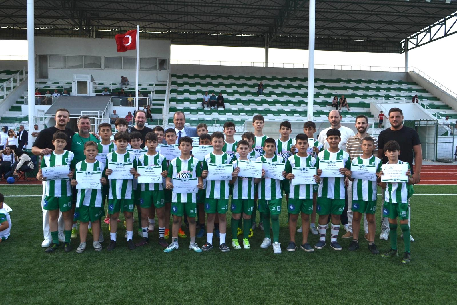 Iznikspor Yaz Liginde Sertifika Gollerle Taclandi.webp