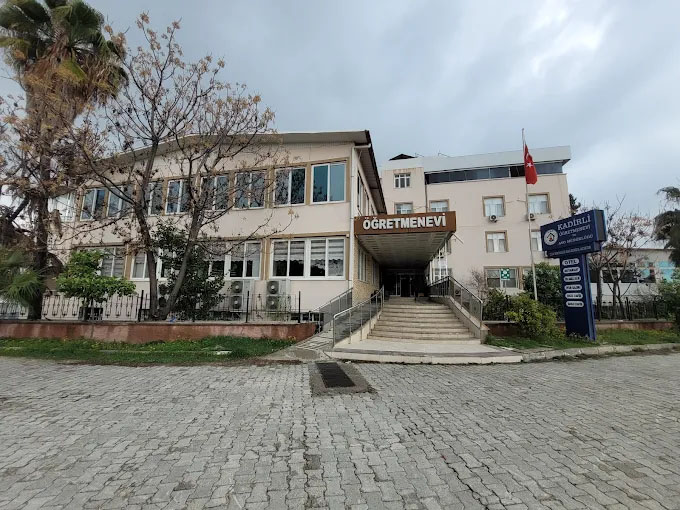 Kadirli Öğretmenevi: Modern Konaklama ve Sosyal Katkı Kadirli Öğretmenevi’nin Avantajları