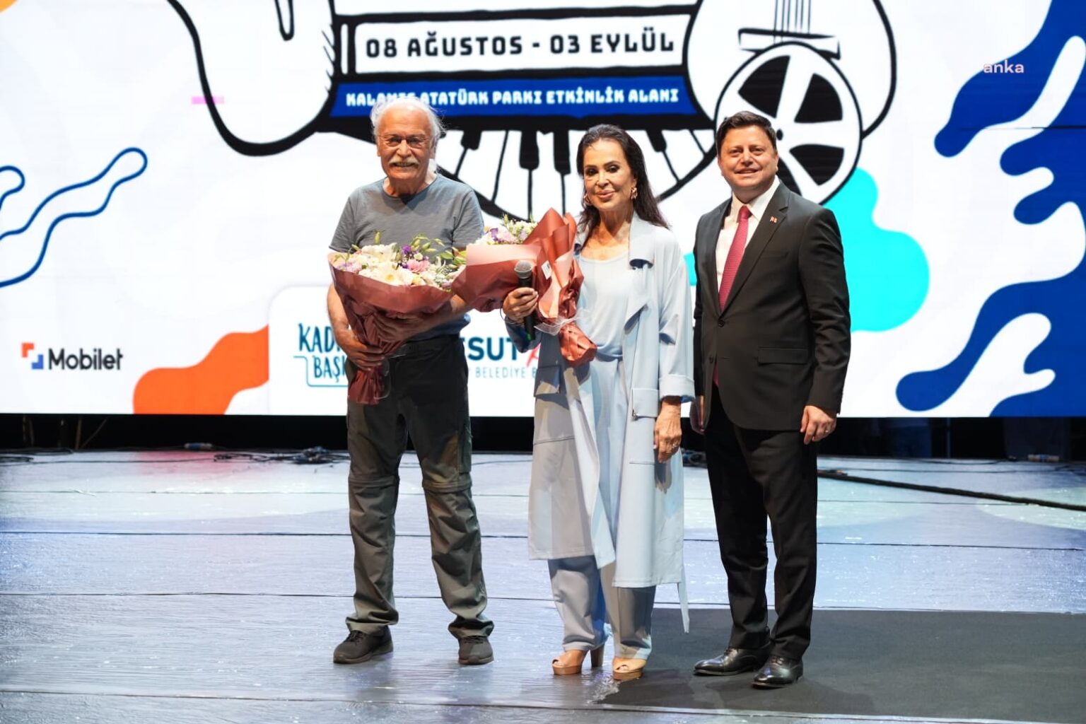 Kalamış Yaz Festivali’nin Muhteşem Açılışı: ‘Selvi Boylum Al Yazmalım’ ile
