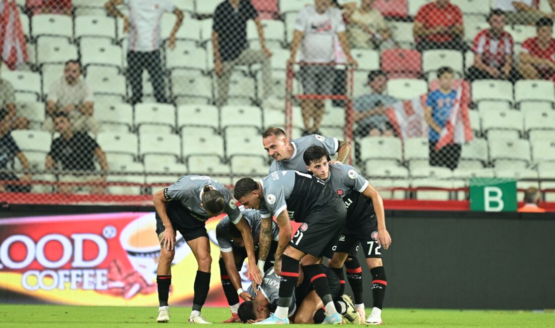 Karagümrük, Antalyaspor’u Son Dakikada Yenerek İlk Galibiyetini Aldı Süper Lig’de