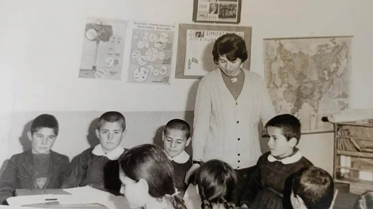 Kayseride 1972 Mezunlari Ogretmenlerle Ozluk Haklari Uzerine Bulustu
