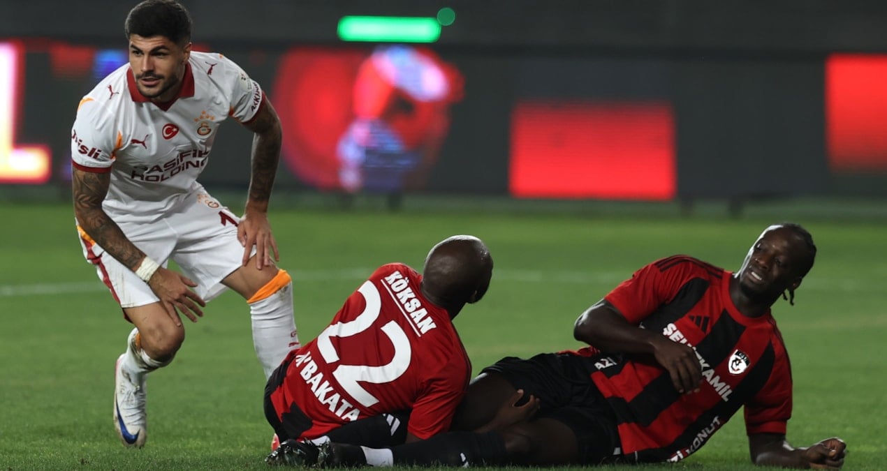 Kotu Zemin Futbolcuyu Sakatladi Capraz Baglar Gitti Puan Durumu Etkilenecek