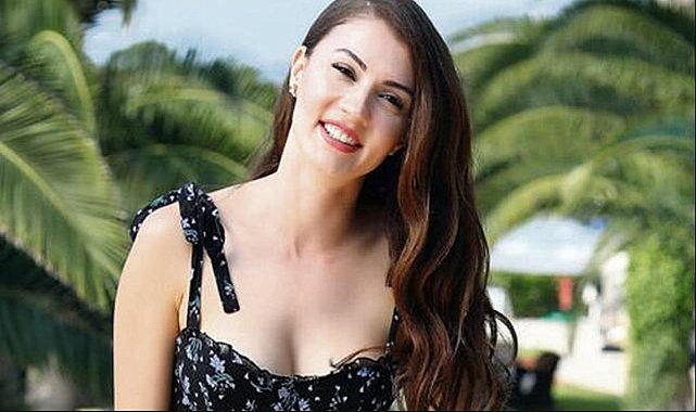 Burcu Özberk’ten Dikkat Çeken Derin Dekolte Paylaşımı Ünlü Oyuncu Burcu
