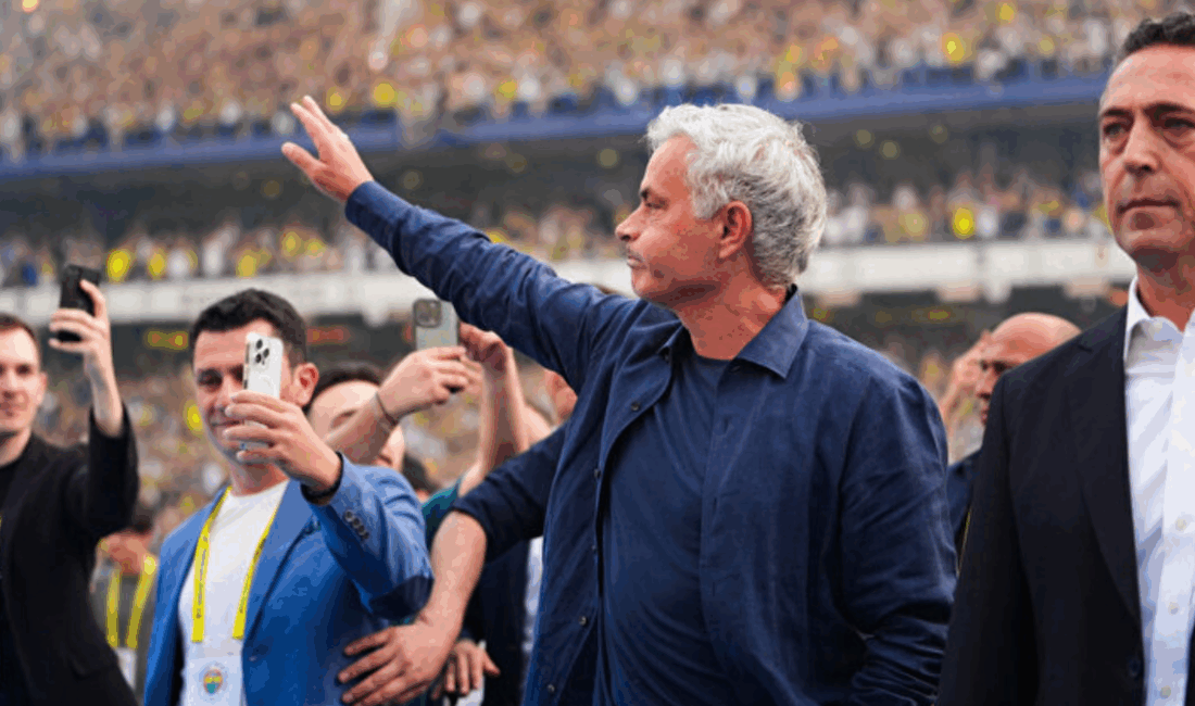 Fenerbahçe Teknik Direktörü Mourinho’dan Transfer ve Benfica Açıklamaları Mourinho’dan Yönetim