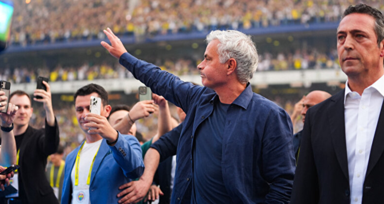 Mourinhonun Yonetimi Mac Sonuclarini ve Puan Durumunu Sarsiyor