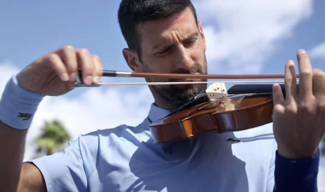 Novak Djokovic, Asics Reklamında Vivaldi’nin "Dört Mevsim"ini Miming Yapıyor Djokovic’in
