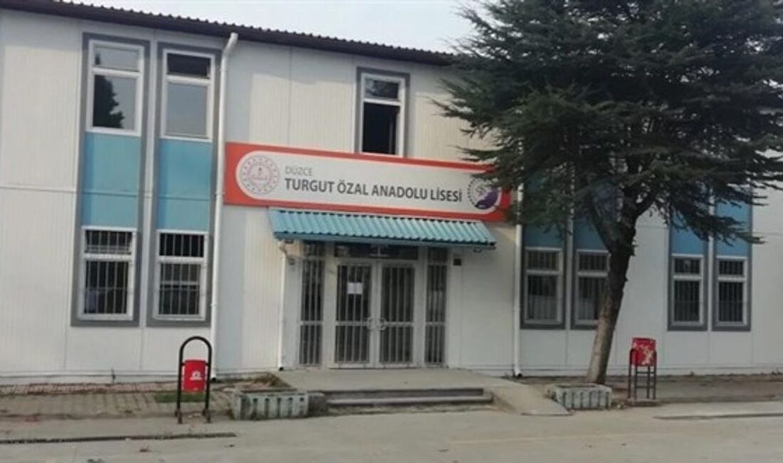 Düzce’deki Okul Kuralları Listesi Tartışmalara Yol Açtı Eğitimde Ayrımcılığa Son