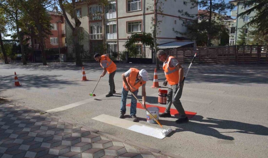 Bilecik’te Okul Önlerinde Güvenli Ulaşım İçin Boyama Çalışmaları Okul Önlerinde