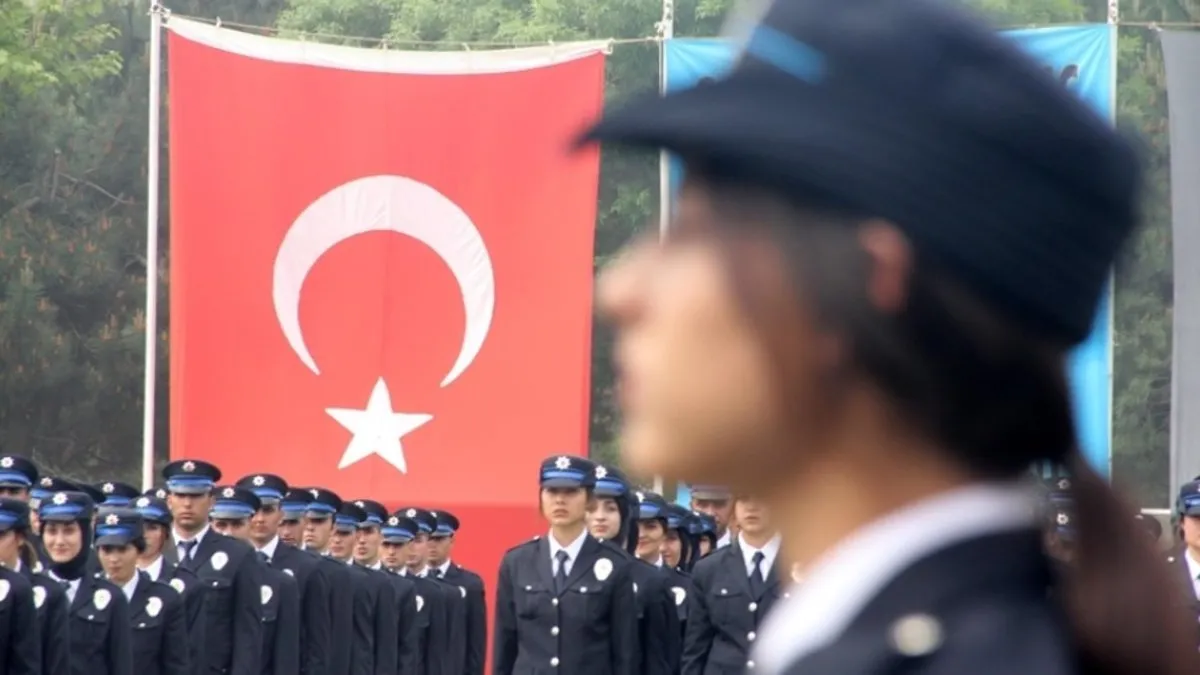 Polis Olmak Isteyen Genclere Burslu PMYOdan Mujde 2500 Alim Var