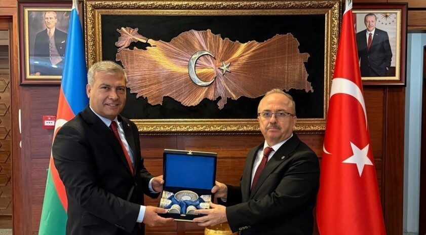 Prof. Dr. Adıgüzel’in Uluslararası Eğitim Hamlesi Azerbaycan’da Sürüyor Eğitimde Yeni