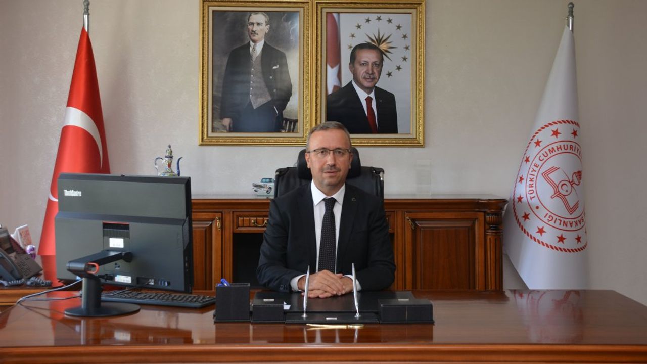 Okul Müdürü ve Aile Birliği Başkanı Arasındaki Aşk Skandalı Eğitim