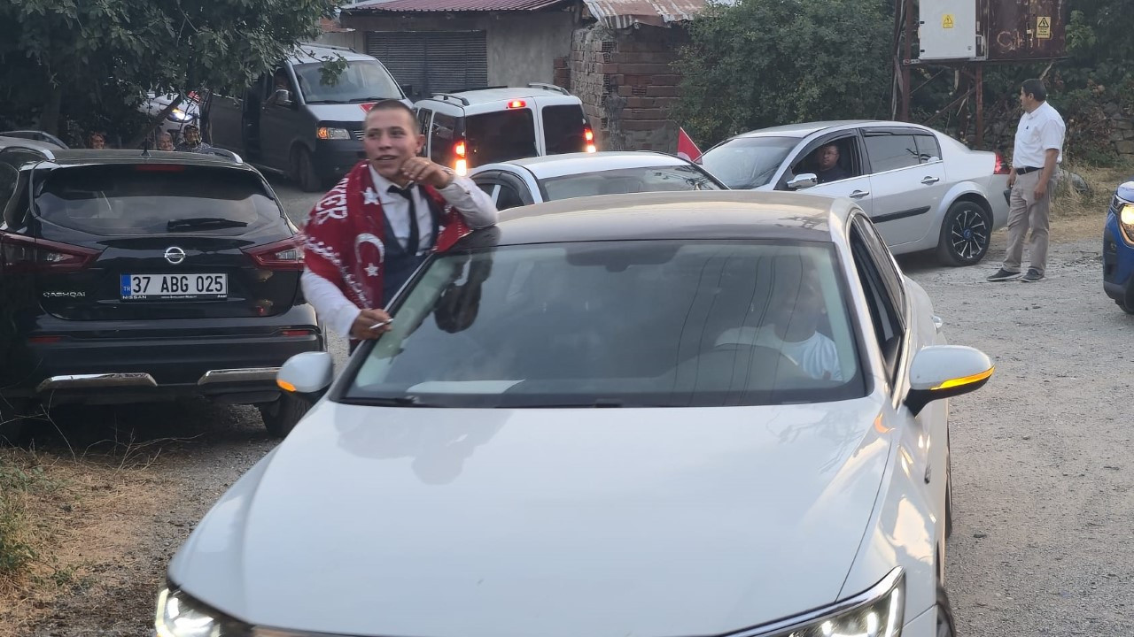 Son Dakika Sosyal Medyada Gundem Olan Genc Askere Ugurlandi