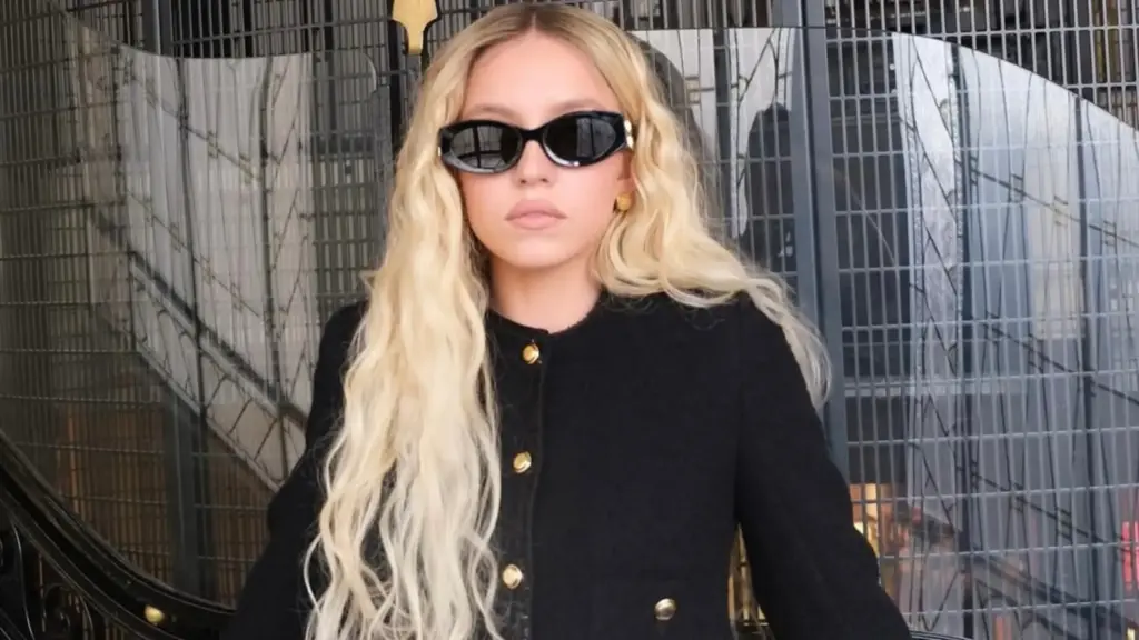 Sydney Sweeney’nin Prada İhtimalleriyle İlgili Tartışmalar “Good Jeans” Kampanyasından Prada