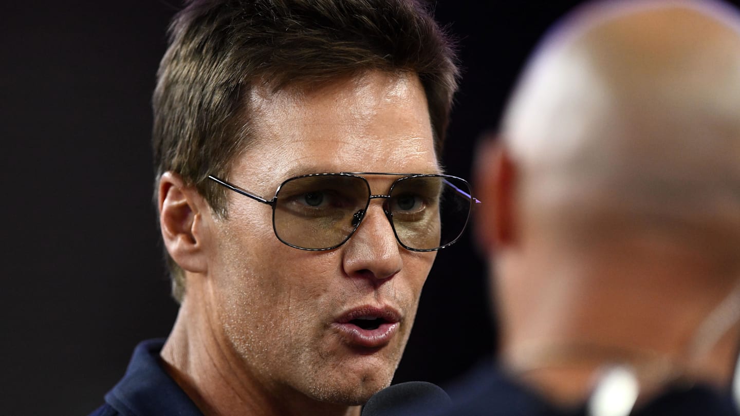 Tom Bradynin Fox NFL Gorevine Hazirlanmasinda Greg Olsenin Rolu