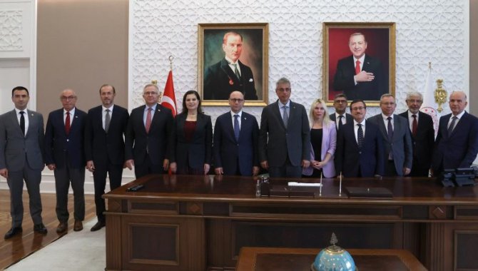 üniversite Hastaneleri Birliği’nden Sağlık Bakanı’na Ziyaret üniversite Hastanelerinin Önemi Vurgulandı
