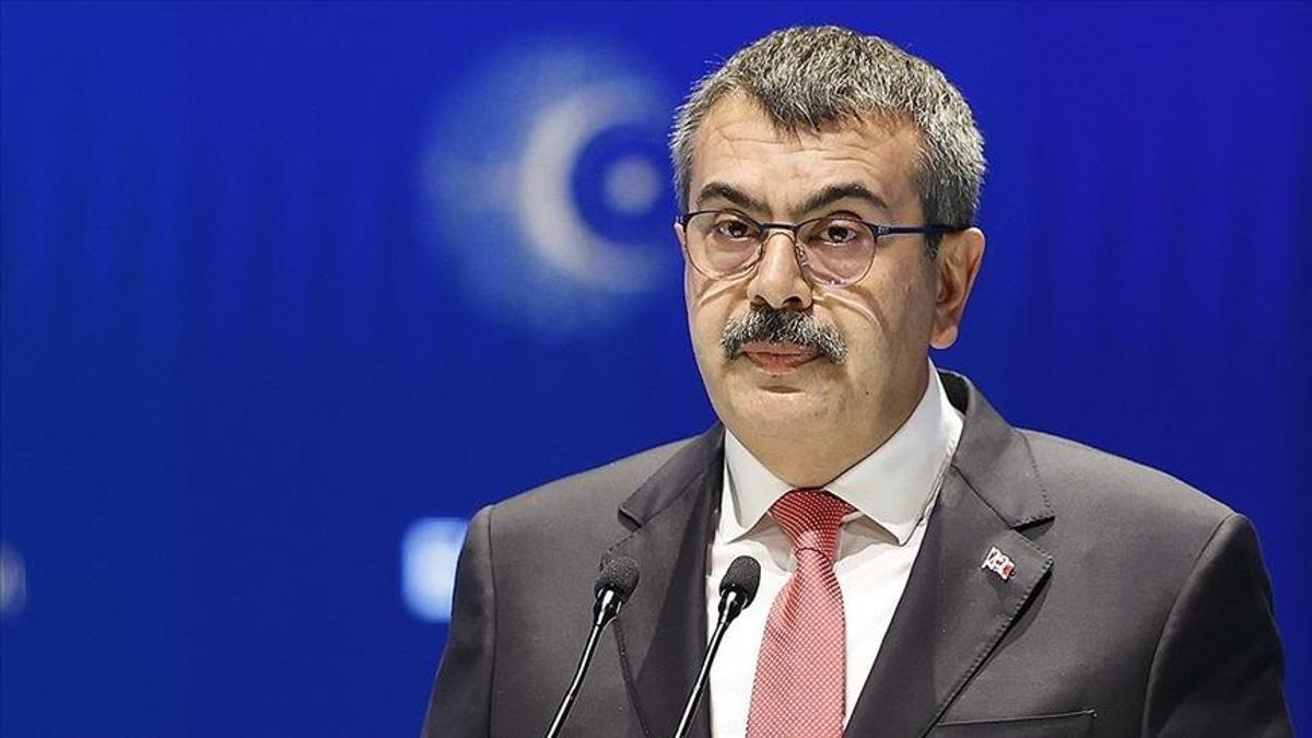Yabanci Dil Egitiminde Yeni Mufredatla Sinav Takvimini Gozden Gecirelim