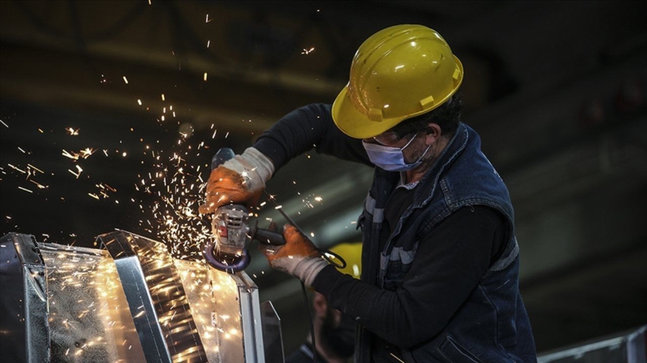 Yatirimlar Faizle Krediyle Borsada Yukselirken Sanayi Uretimi Artiyor