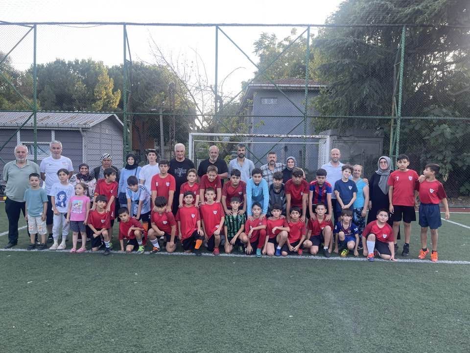 Yenidogan Serdarspor Futbol Okulu Sampiyonluk Icin Gol Hazirligi