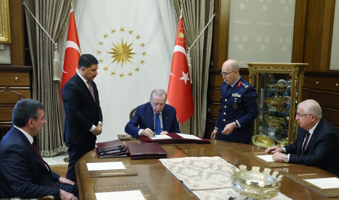 Yüksek Askeri Şura’da Önemli Atamalar ve Emeklilikler Gerçekleşti Cumhurbaşkanı Erdoğan