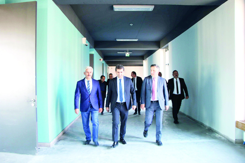 10 Bin Öğretmen Akademiyi Bekliyor