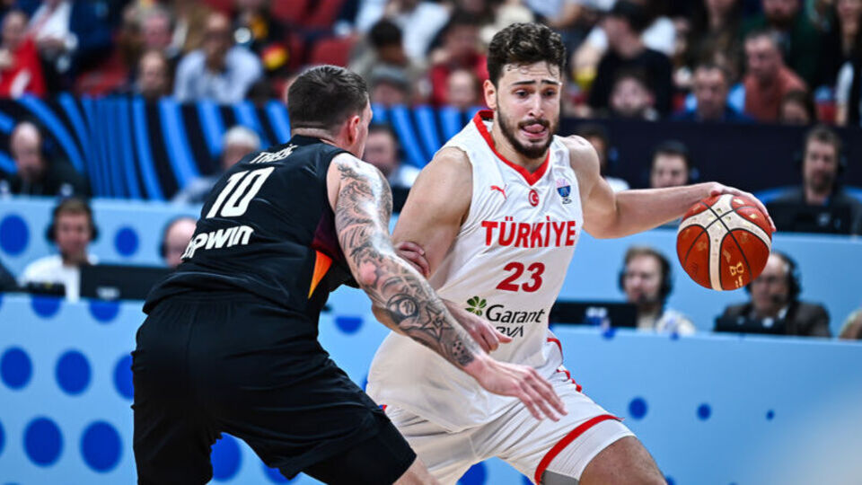 Türkiye, EuroBasket 2025 Finalinde Almanya’ya Yenilerek Gümüş Madalyayla Yetindi Almanya’nın