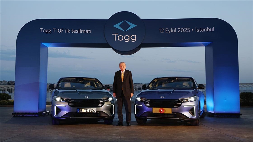 Cumhurbaşkanı Erdoğan, Togg’un T10F Modelinin İlk Teslimatını Gerçekleştirdi Togg’un İlk