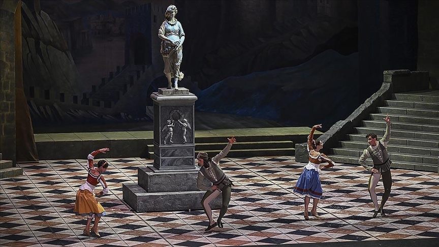 Bolşoy Bale ve Orkestrası, "Romeo ve Juliet" ile İstanbul’da Göz