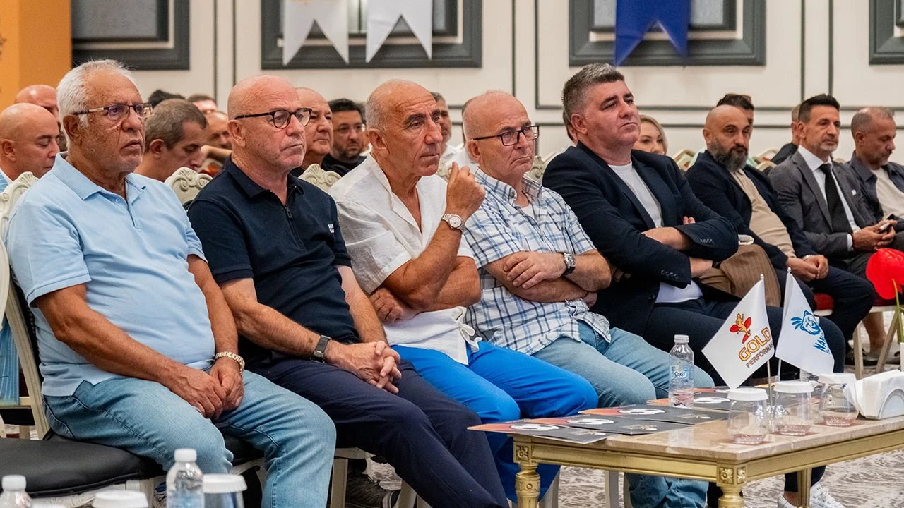 2026 Nisaninda Futbol Sampiyonlugu Icin Yuzlerce Cocuk Macta