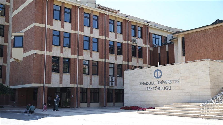 Anadolu Üniversitesi Açıköğretim Sistemi ile Yeni Fırsatlar İkinci üniversite Programıyla