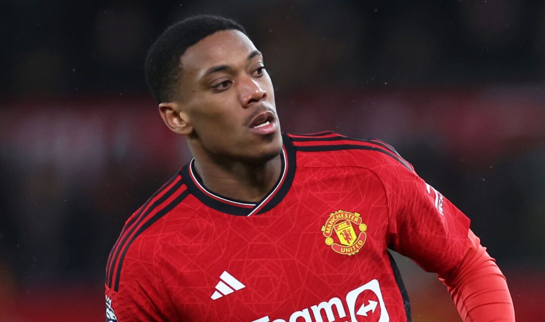 Pumas, Anthony Martial’ı Kiralamak İstiyor, Ancak İnişli Çıkışlı Müzakereler Devam
