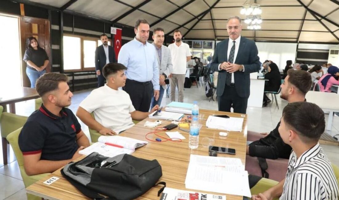 Eyyübiye Belediyesi’nden Gençlere Eğitim Desteği Başkan Kuş, Haleplibahçe Eğitim Otağını