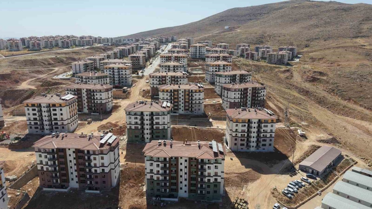 Elazig Depreminin Ardindan Konutlar Yuzde 90 Tamamlandi