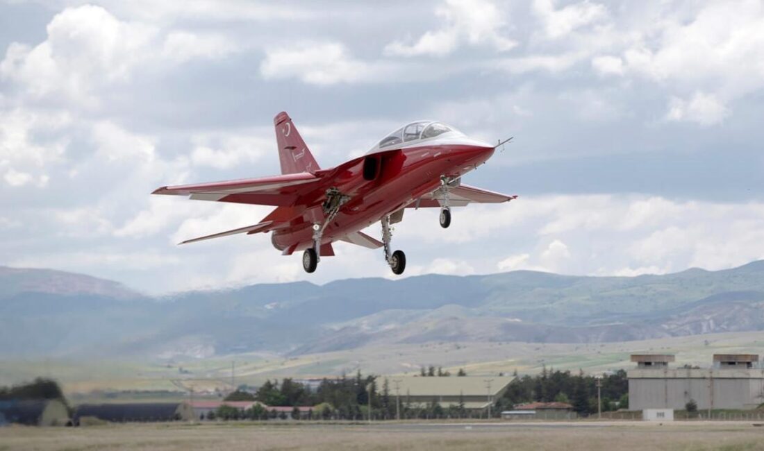 HÜRJET: İngiltere’nin Yeni Nesil Jet Eğitim Uçağı Adayı Giriş Birleşik