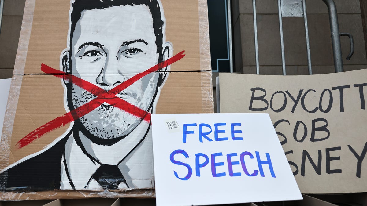Jimmy Kimmel Charlie Kirk Yorumlari Sonrasi Ekranlara Donuyor
