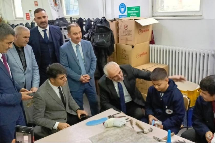 MEB’in Yeni Uygulaması ile Çocuk İşçiliği Tehlikesi: Eğitim İçeriklerinin Sermaye