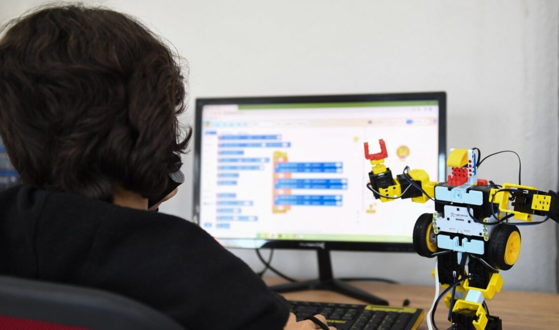 Dijital Dünyada Çocuk Hakları: Yeni Sözleşme ile Eğitimde İnovasyon Aile
